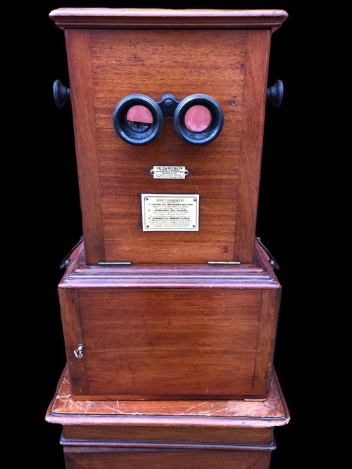 Taxiphote Stereoscopic Viewer With Mahogany Column