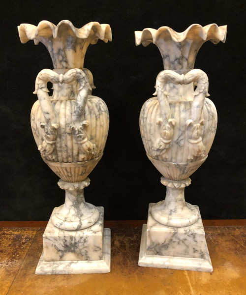 Grande Paire De Vases En Albâtre Italie Fin XIXème H : 72 Cm