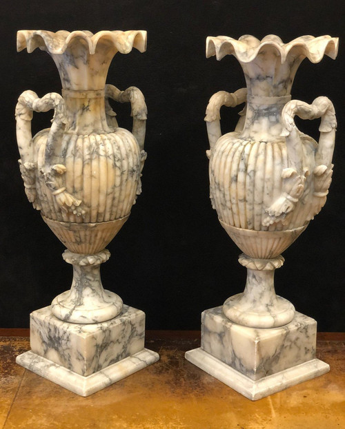 Grande Paire De Vases En Albâtre Italie Fin XIXème H : 72 Cm