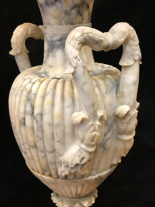 Grande Paire De Vases En Albâtre Italie Fin XIXème H : 72 Cm