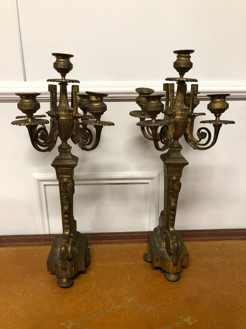 Coppia Di Candelabri In Bronzo E Piatti In Porcellana Stile Luigi XVI