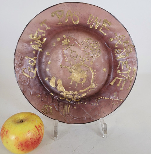 Ceci N'est Pas Une Assiette, Plate signed Dali Et Daum, 20th Century