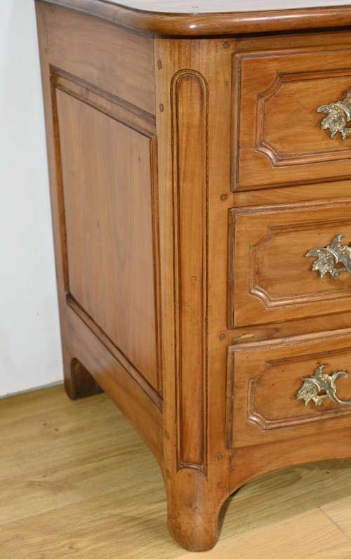 Solid cherrywood chest of drawers, Transition Louis XIV / Regency period - Early 18th century