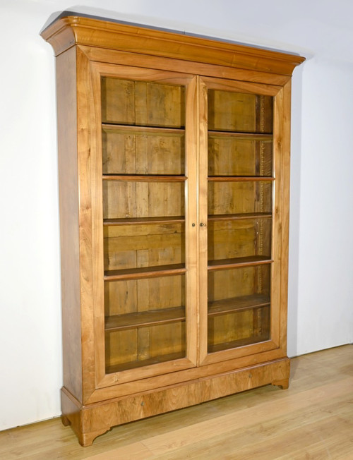 Important Walnut Property Library, Restoration period - Early 19th century