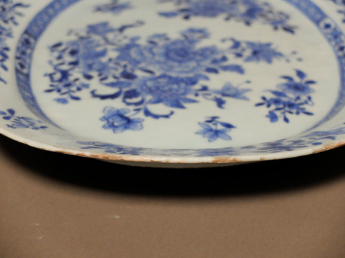 Oval dish in blue and white Chinese porcelain - 18th century