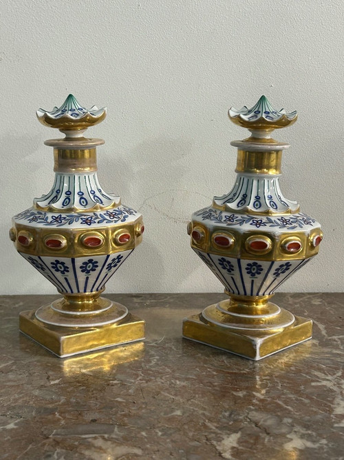 Pair De Flacons En Porcelaine De Paris XIXéme Siècle