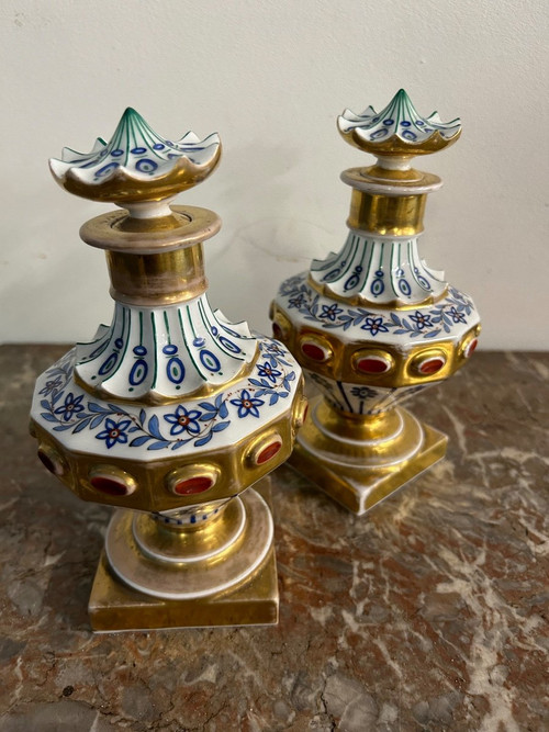 Pair De Flacons En Porcelaine De Paris XIXéme Siècle