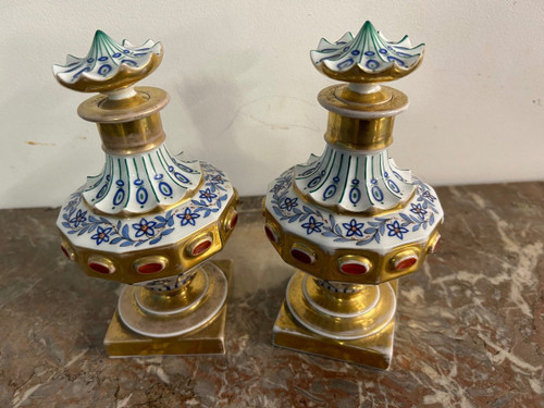 Pair De Flacons En Porcelaine De Paris XIXéme Siècle