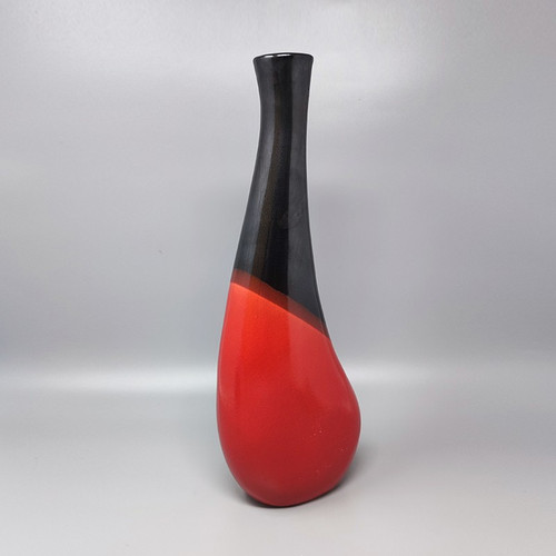 1970 Magnifique grand vase rouge par Marei Ceramic. Fabriqué en Allemagne