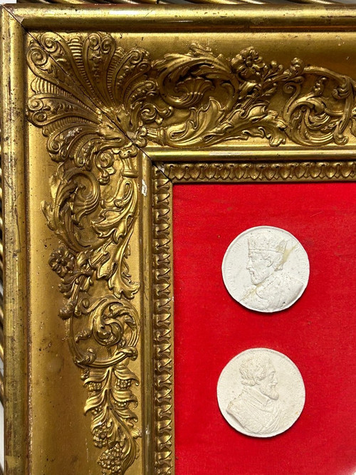 Large Frame With Medallions Of The Kings Of France - Plaster - empire - restoration