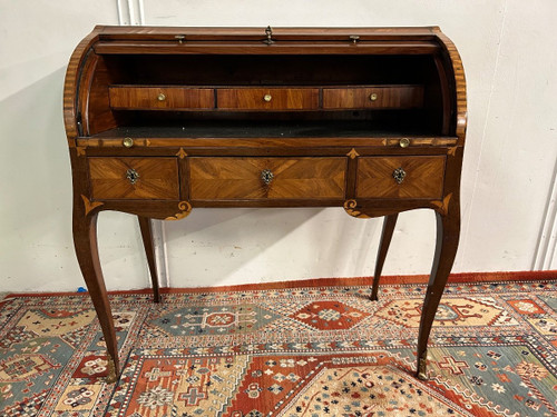 Beautiful Cylinder Desk In Louis XV Marquetry From the 18th Century