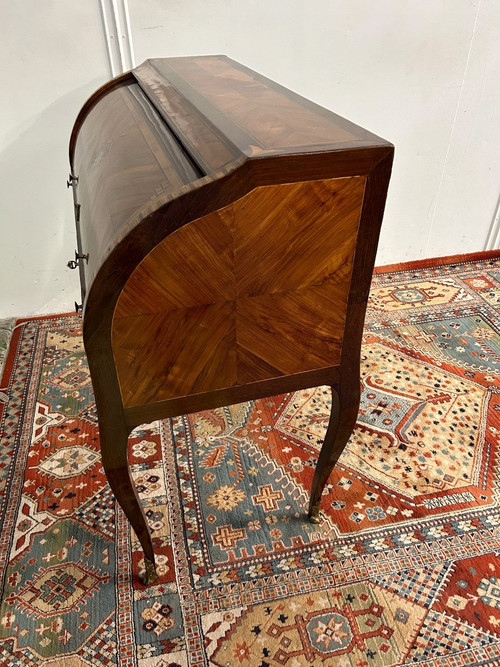 Beautiful Cylinder Desk In Louis XV Marquetry From the 18th Century