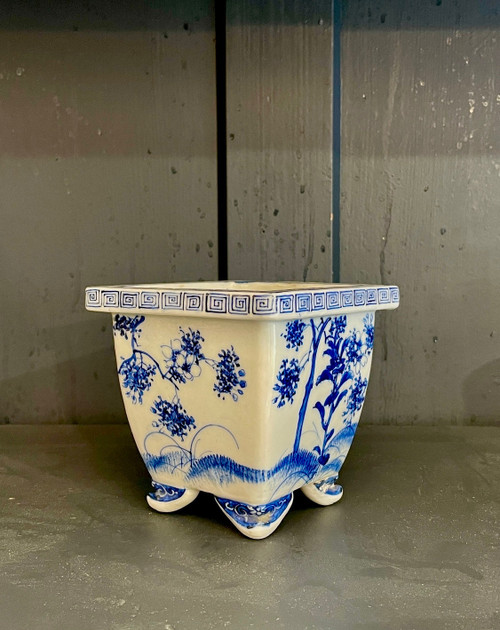 Petite jardinière en porcelaine de Chine, XXe siècle 