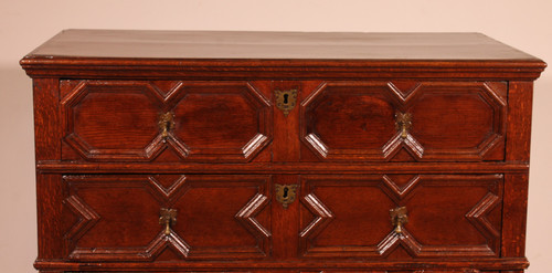 Jacobean Period Chest Of Drawers In Oak From The 17th Century