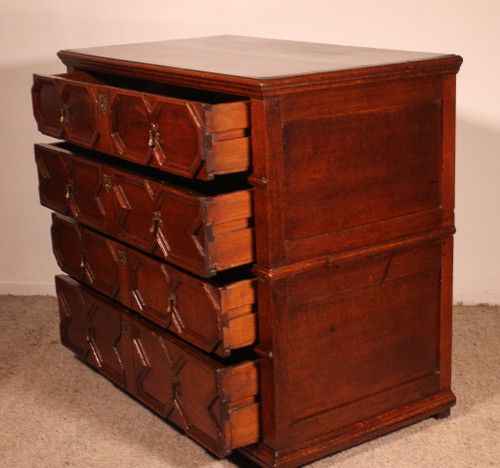 Jacobean Period Chest Of Drawers In Oak From The 17th Century