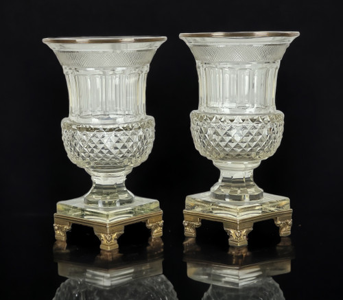 PAIR OF ANTIQUE 19th C. BACCARAT VASES IN MEDICIS SHAPE IN CUT CRYSTAL