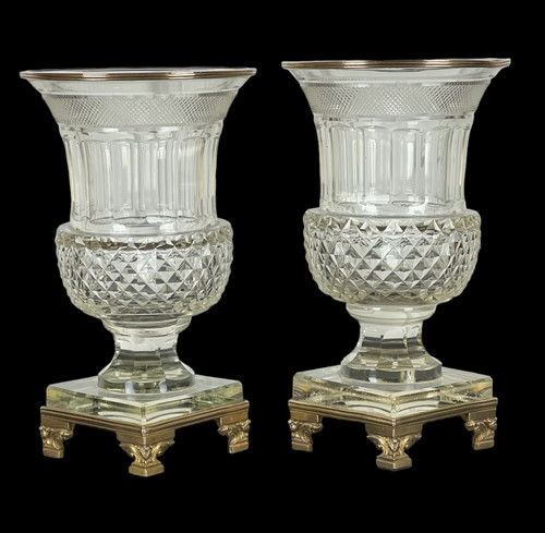 PAIR OF ANTIQUE 19th C. BACCARAT VASES IN MEDICIS SHAPE IN CUT CRYSTAL