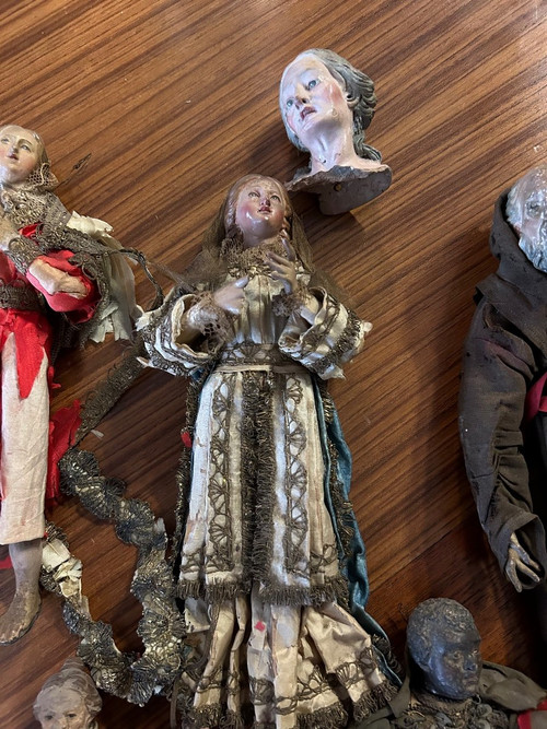 Lotto Di Sette Figure Del Presepe Napoletano Del XVIII Secolo - Italia - Napoli