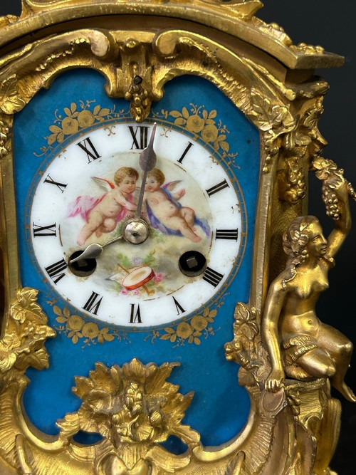 Orologio In Bronzo Dorato E Piatti In Porcellana Del Periodo Napoleone III