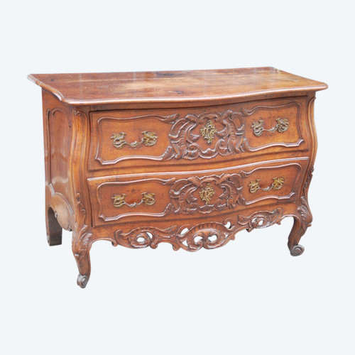 Beautiful Walnut Chest of Drawers Nimes, 18th century