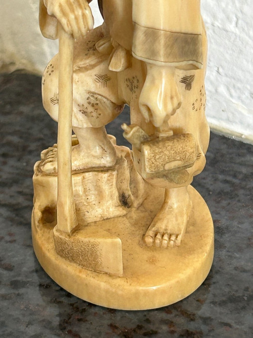 Okimono - Netsuke Ivory Carving From Japan Late 19th Century