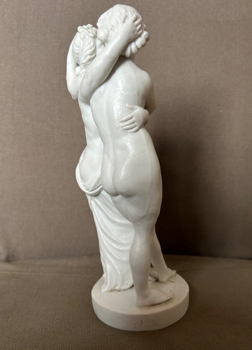 Amour Et Psyché - 18th Century Porcelain Biscuit Sculpture