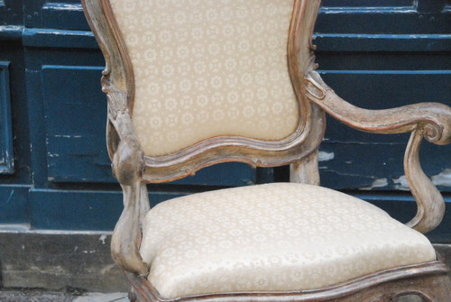 Venice , Large 18th century ceremonial armchair with frame