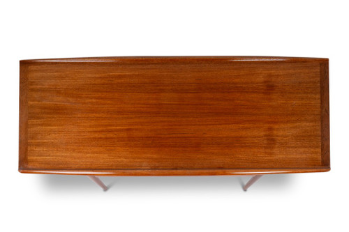 Grete Jalk pour Glostrup. Table basse « GJ106 » en teck. Années 1960.