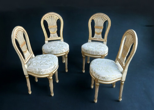 Suite De Quatre Chaises Montgolfières De Style Louis XVI - Bois Laqué Et Doré