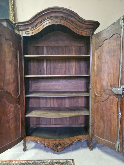 18th century, curved cabinet Rhône Valley Louis XV