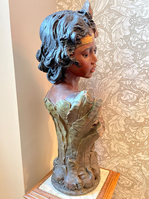 Busto di donna moresca nello stile di Goldschneider