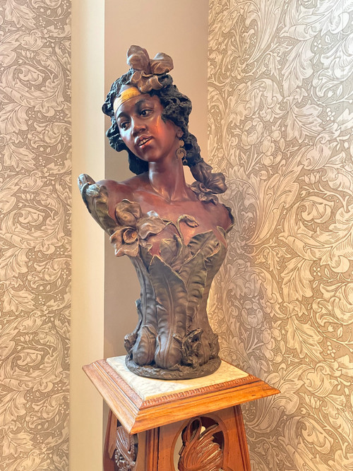 Busto di donna moresca nello stile di Goldschneider