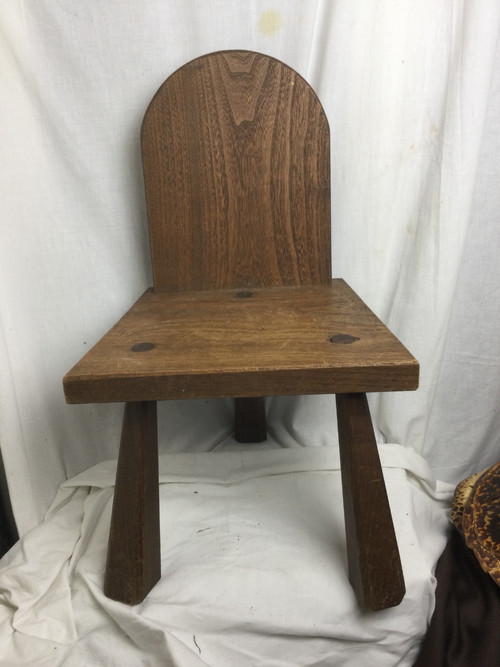 Small tripod chair