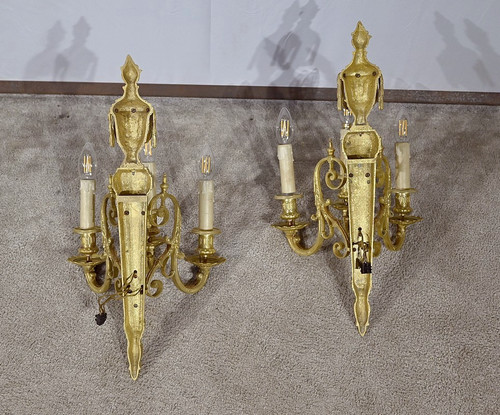 Pair of bronze wall lights, Louis XVI style - 1st part 19th century