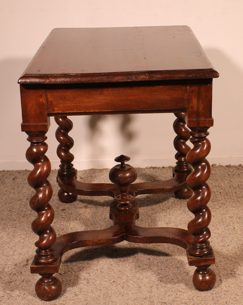 Louis XIII Table In Walnut -17th Century