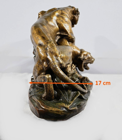 Bronze group "Combat de Tigres", signed E. Drouot - Late 19th century