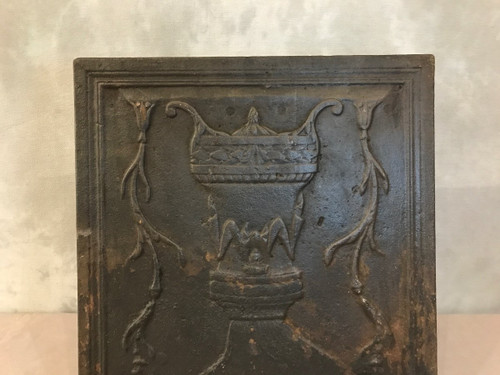 petite plaque de cheminée ancienne en fonte d'époque 18 ème 