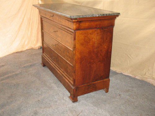 Commode époque Restauration en noyer et ronce de noyer à 5 tiroirs époque 19ème