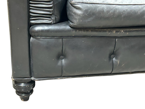 Grand Et Ancien Canapé Chesterfield En Cuir Quatre Places Début XXéme Siècle L 260 Cm