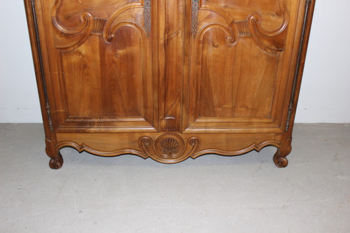 Armoire Charolaise En Noyer Début XIX