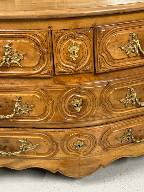 Louis XV walnut chest of drawers 18th century