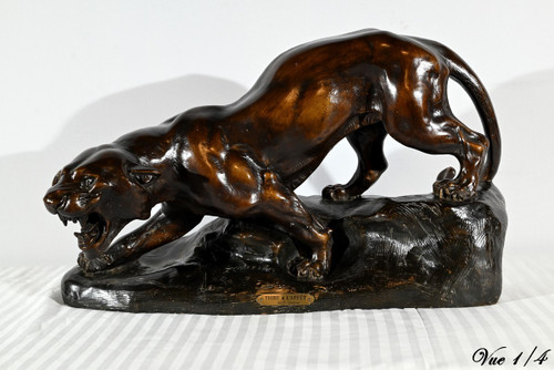 Tiger on the prowl" terracotta sculpture, signed T.Cartier - Early 20th century