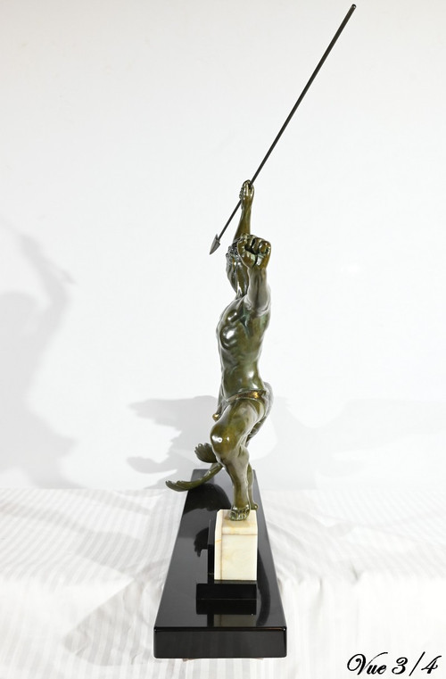 Bronzo "Caccia all'aquila", firmato J.de Roncourt, Art Déco - 1930