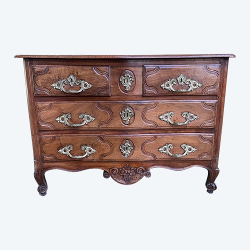 Louis XV period Parisian chest of drawers