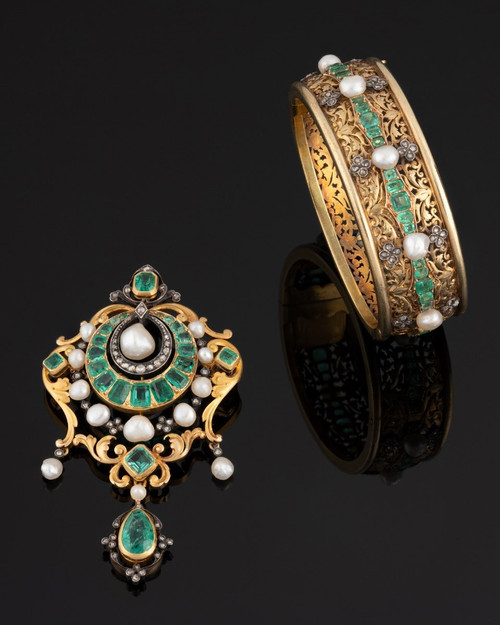 Beaumont & Cie,: Bangle Bracelet Adorned with Emeralds, Diamonds and Fine Pearls