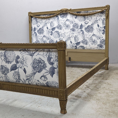 Louis XVI Style Bed In Trianon Lacquer Decorated With Garlands Upholstered With New