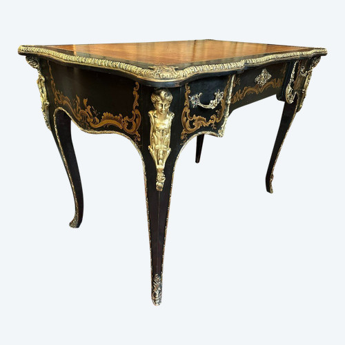 BUREAU PLAT EN LAQUE NOIR DE STYLE LOUS XV