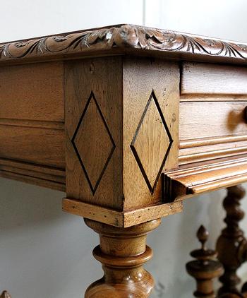 Office table in solid walnut, Louis XIII style - 19th century