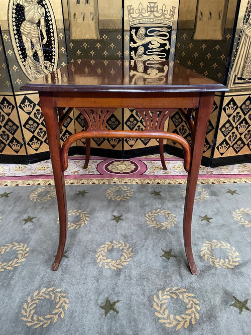 Bentwood Cardboard Table - Herman Non Thonet