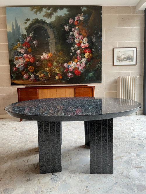 Grande table ronde en granit poli 10 places